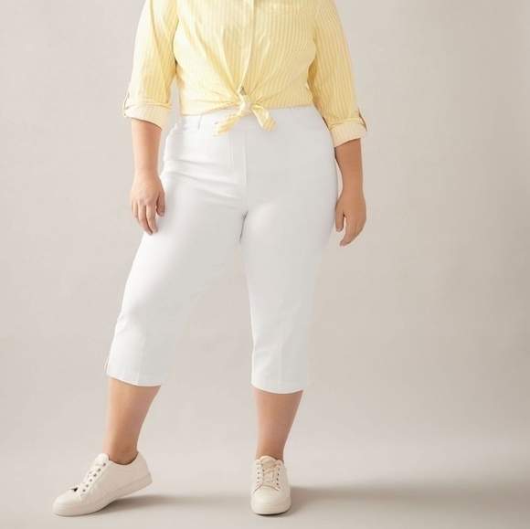 28 - In Every Story | Savvy Solid Capri Pull On Pants - Picture 9 of 9